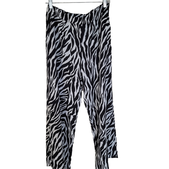 Shein zebra strip halter neck top with matching high waist flair leg pants USL/M - Picture 4 of 10
